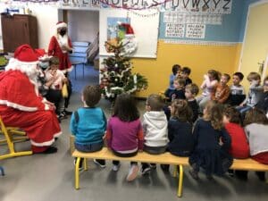 IMG 4567 - Le vendredi 16 décembre, l'école a reçu la visite du Père Noël 🎅