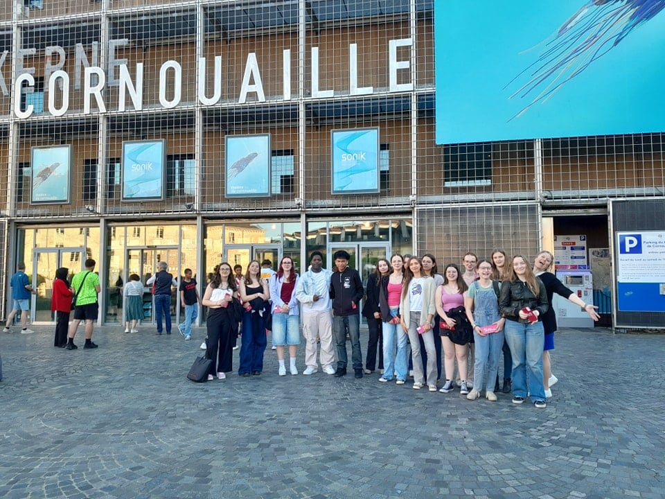 Ce mardi 29 avril les eleves de seconde Livres 1 1254729573325003 - L’ensemble scolaire