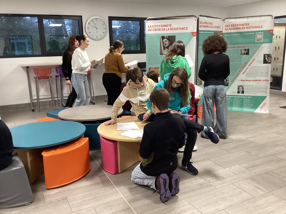 Niveau 3eme Exposition Ces dernieres semaines les eleves de 1 1465805728884052 - Inscription