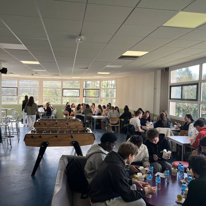 Lycee Repas solidaire Cette annee les lyceens ont 1 1557922836339007 - Le lycée